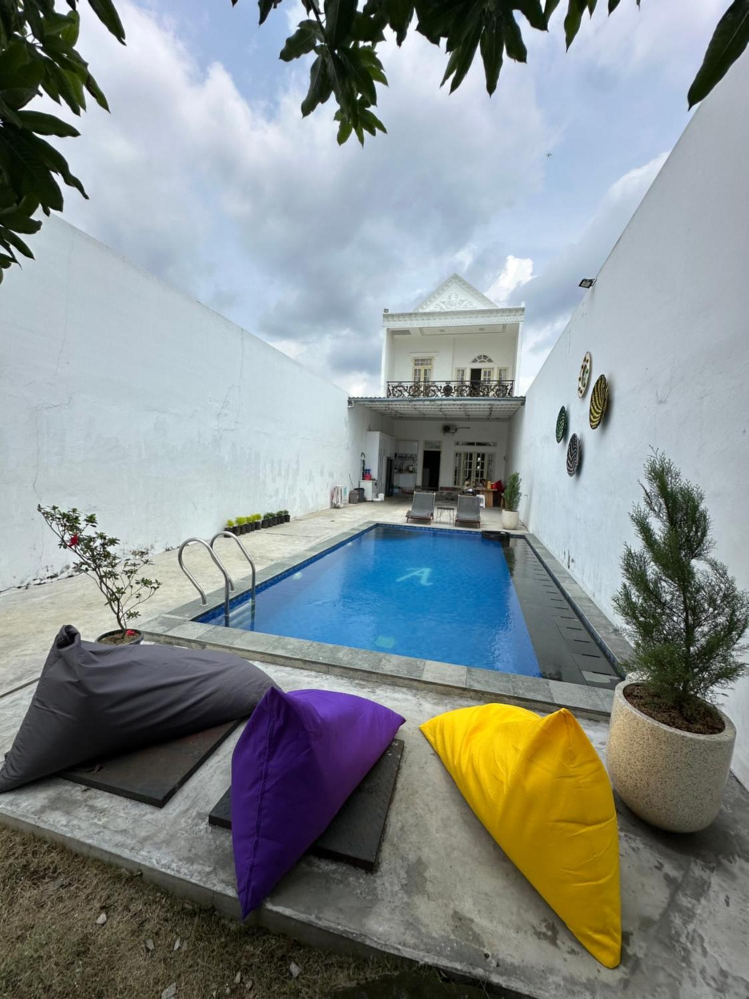 Villa Rumah Putih Jogja Yogyakarta Esterno foto