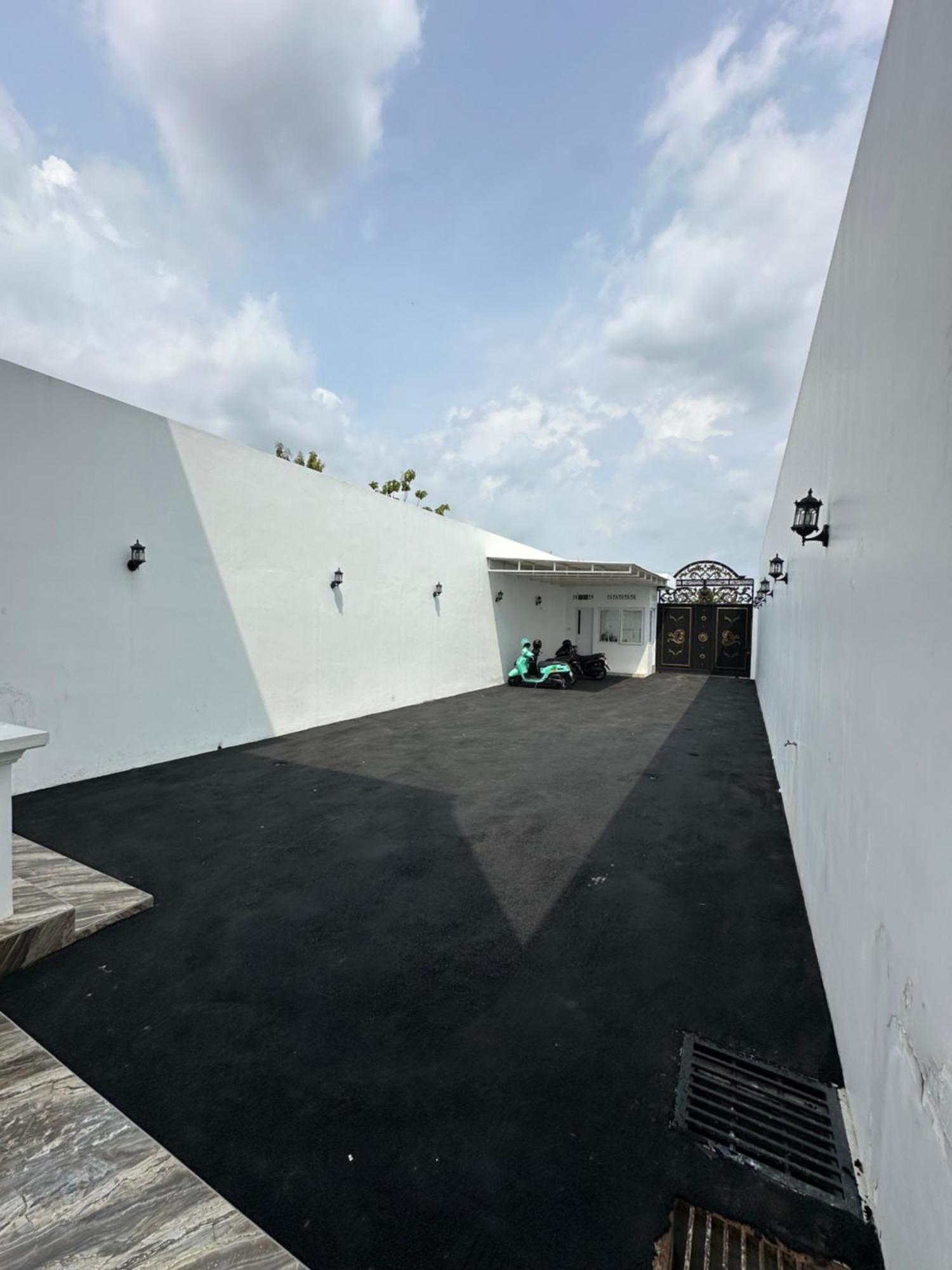 Villa Rumah Putih Jogja Yogyakarta Esterno foto