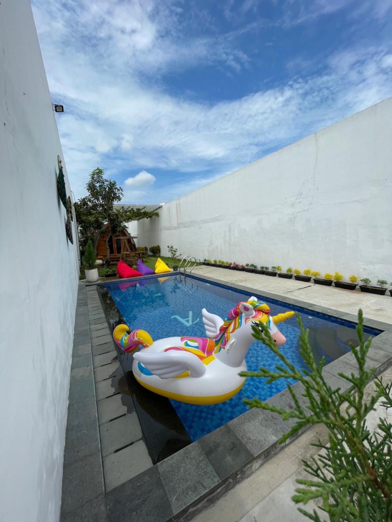 Villa Rumah Putih Jogja Yogyakarta Esterno foto