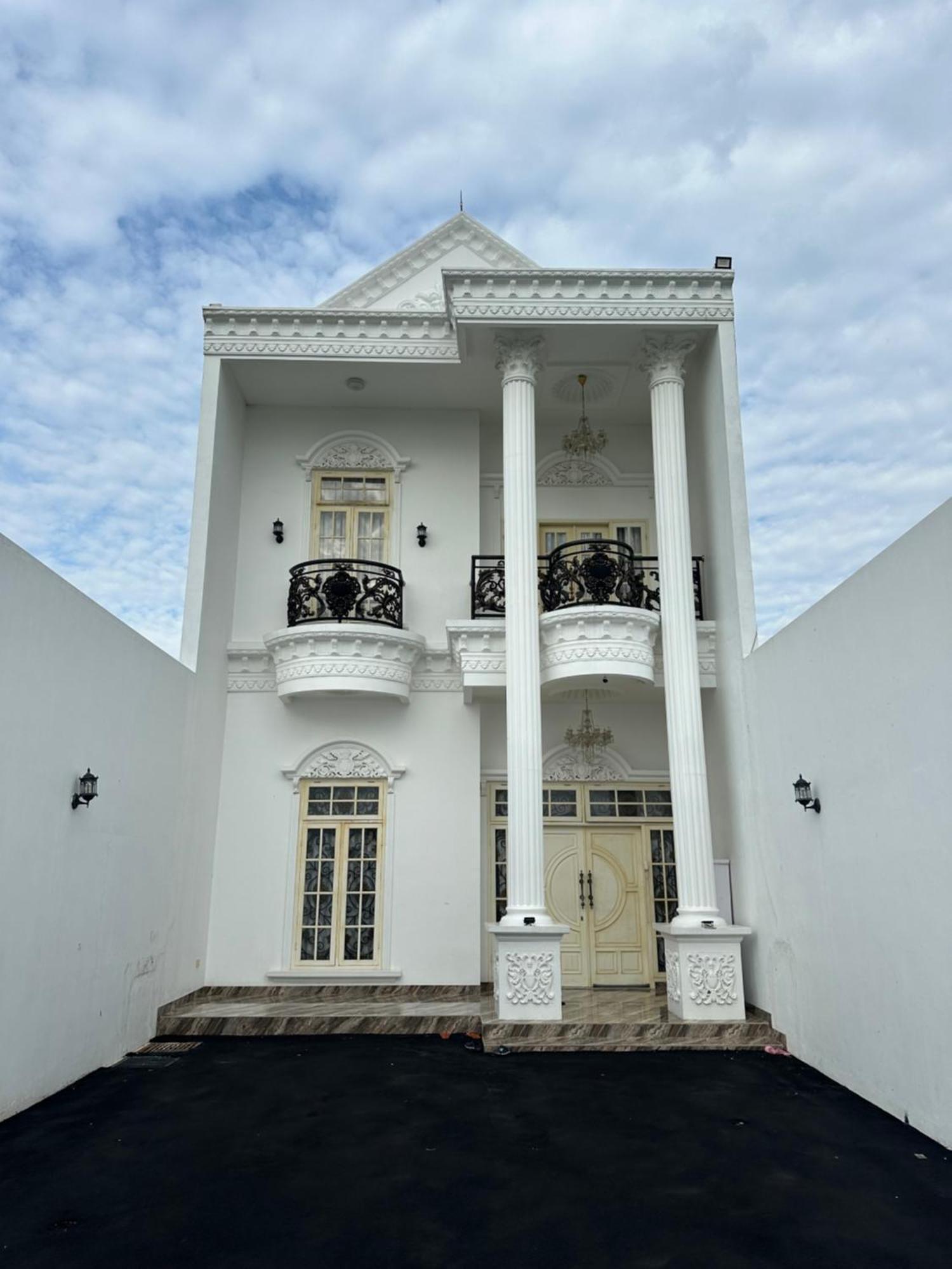 Villa Rumah Putih Jogja Yogyakarta Esterno foto